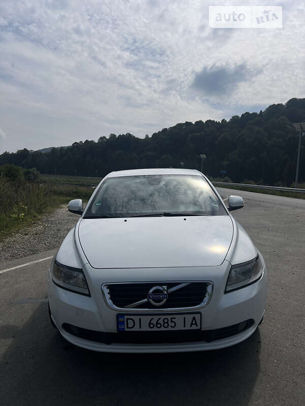 2010 volvo s40