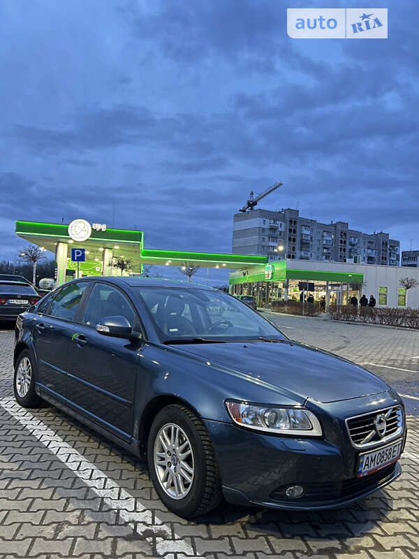2011 volvo s40