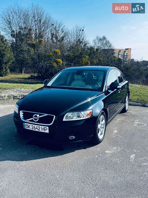 2011 volvo s40