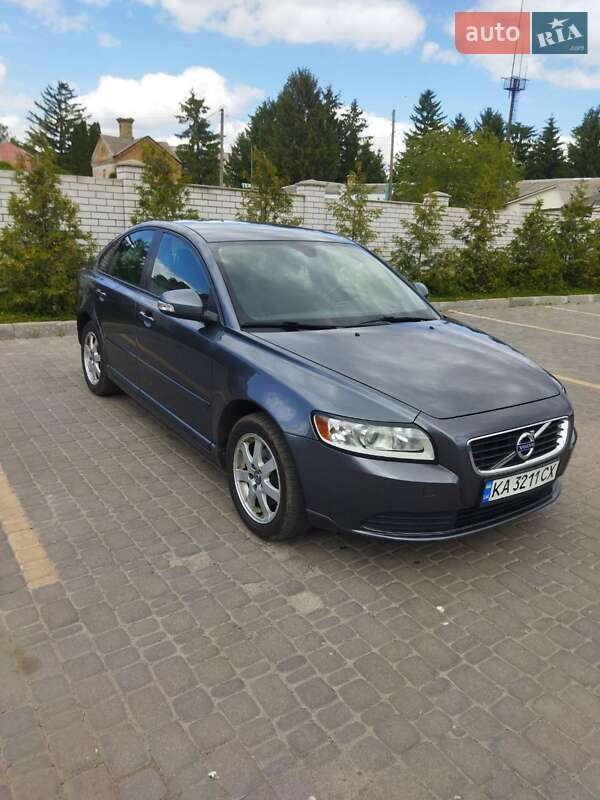 2011 volvo s40