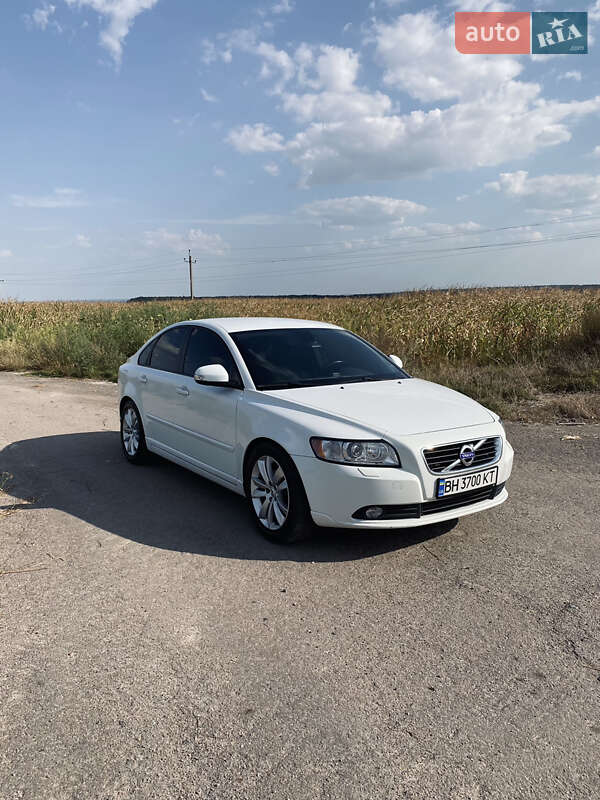 2011 volvo s40