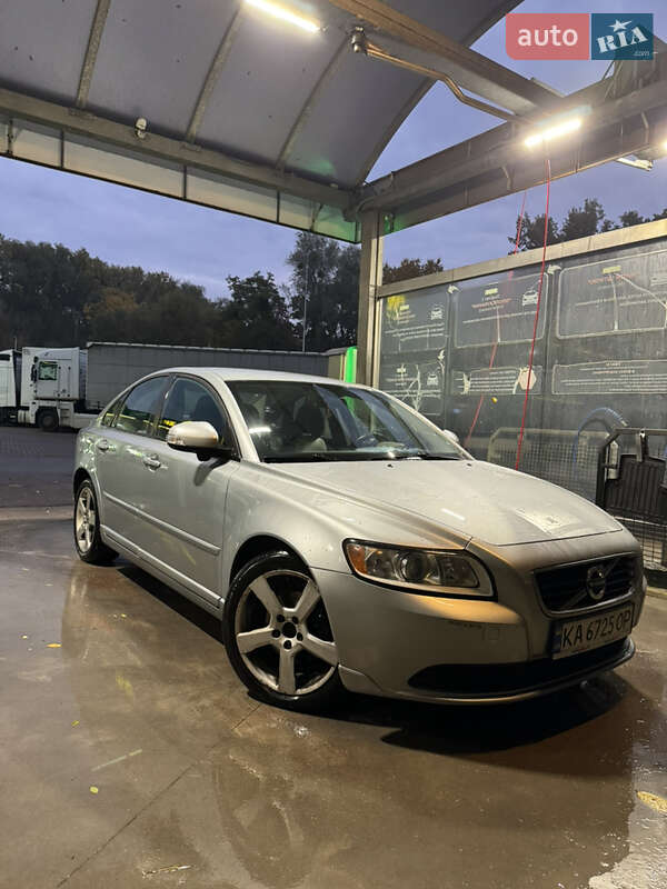2011 volvo s40
