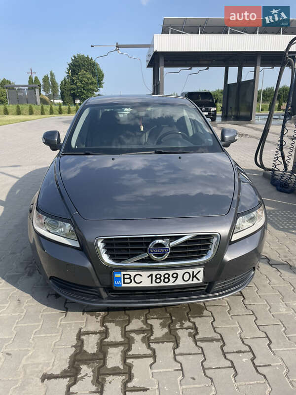 2011 volvo s40