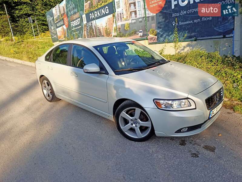 2011 volvo s40