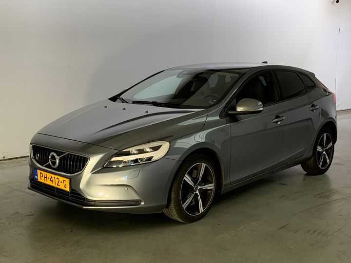 2017 volvo v40