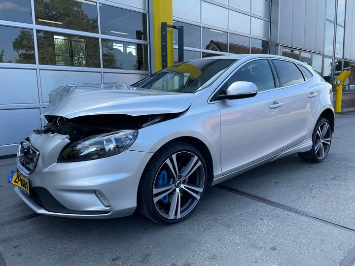2015 volvo v40