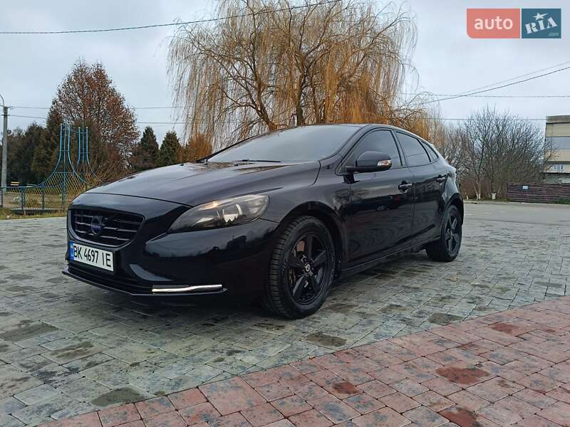 2013 volvo v40