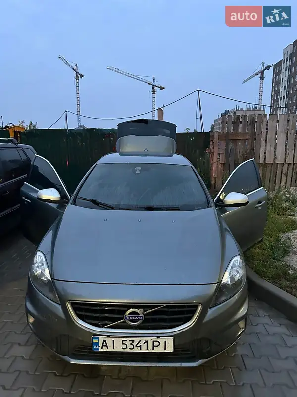 2015 volvo v40
