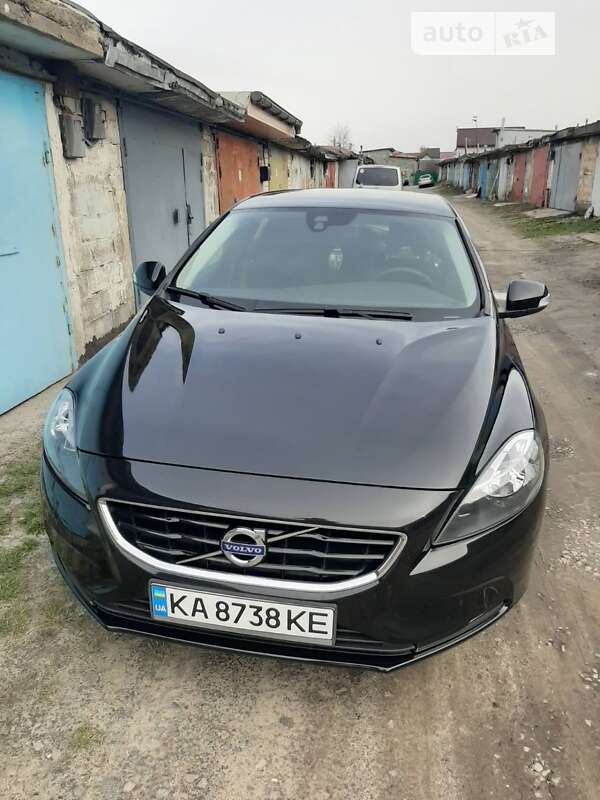 2015 volvo v40
