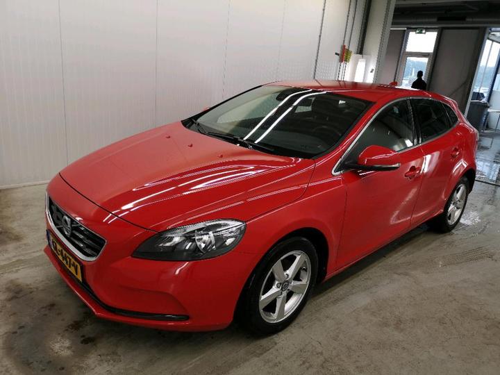 2015 volvo v40