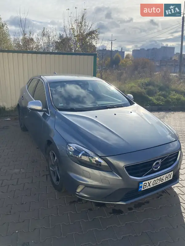 2015 volvo v40