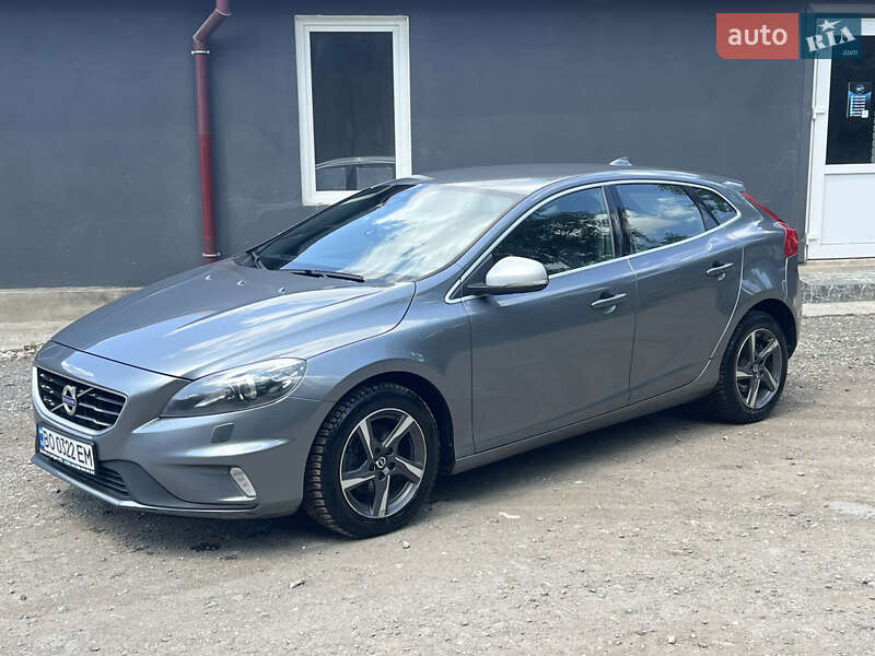 2015 volvo v40