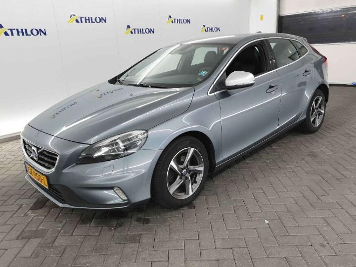 2015 volvo v40