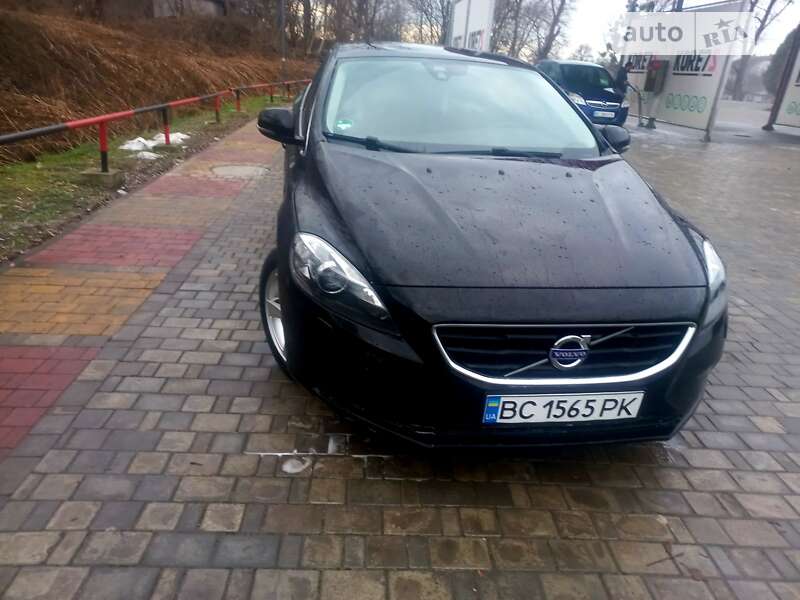 2015 volvo v40