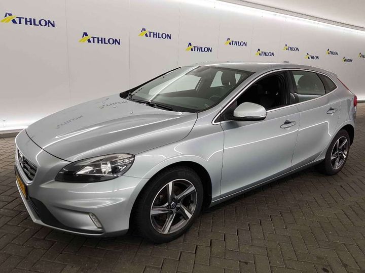 2015 volvo v40