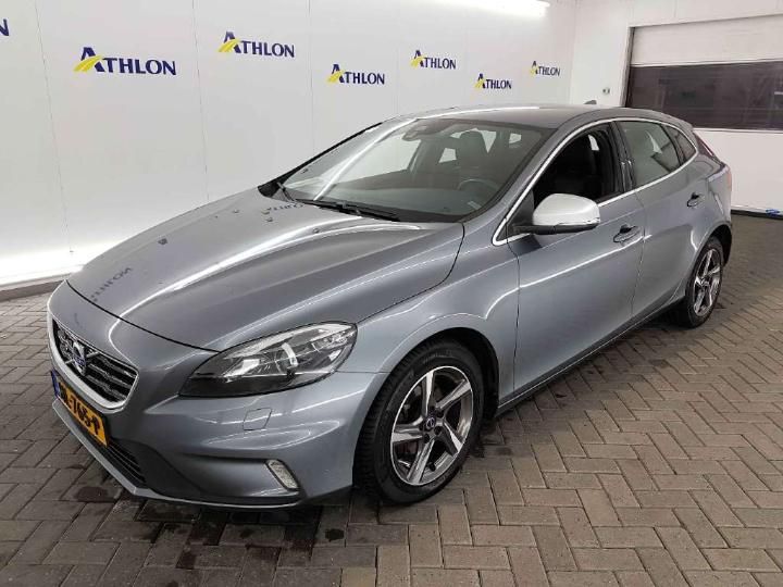 2015 volvo v40