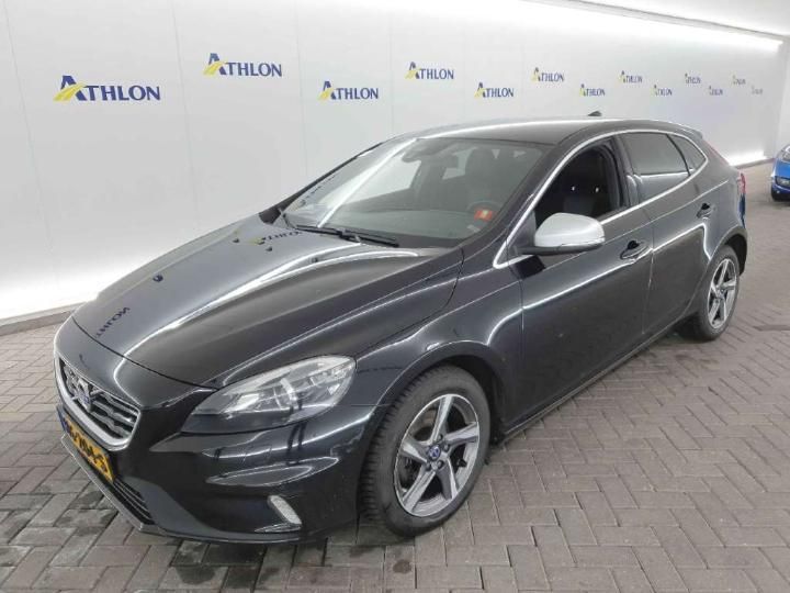 2015 volvo v40