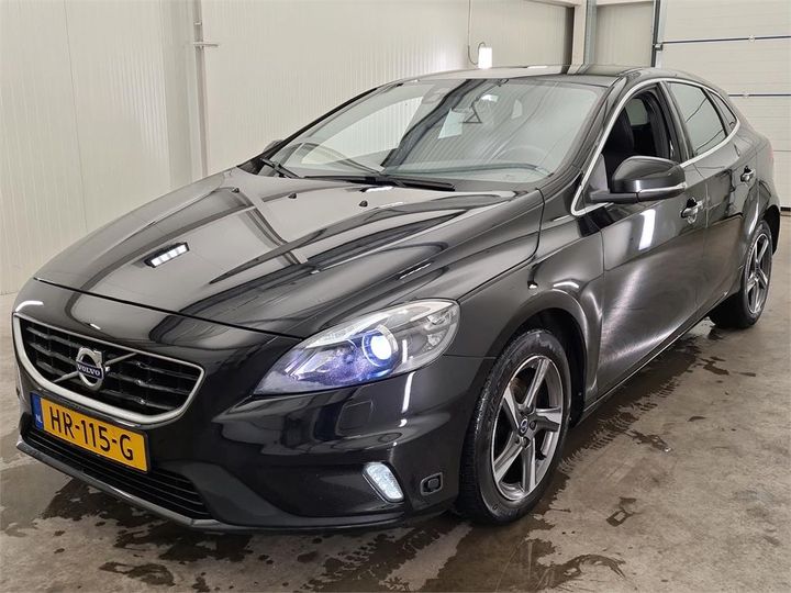 2015 volvo v40