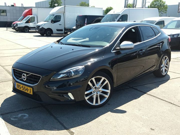 2015 volvo v40
