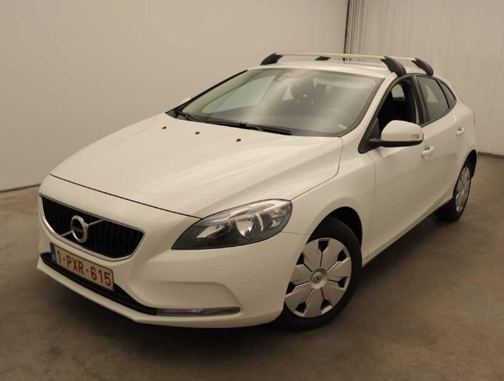 2016 volvo v40