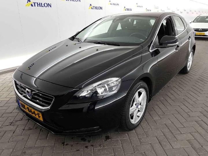 2015 volvo v40