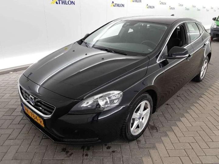 2015 volvo v40