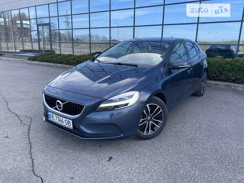 2017 volvo v40