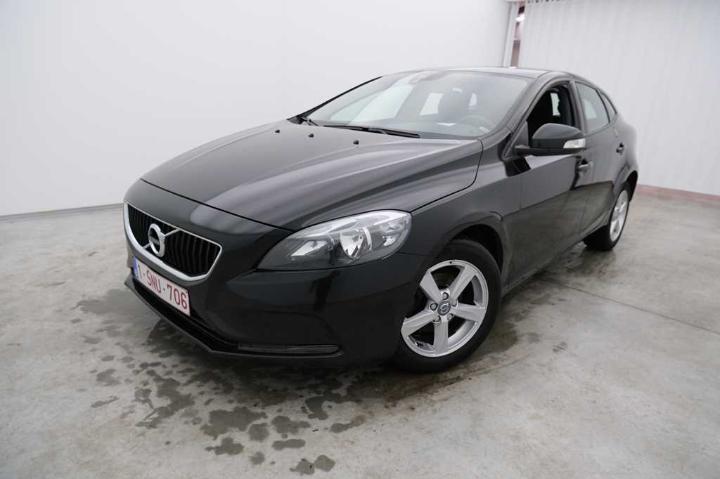 2017 volvo v40