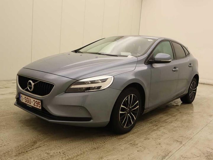 2017 volvo v40
