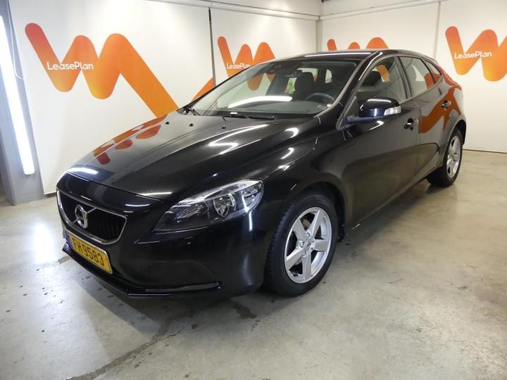 2018 volvo v40
