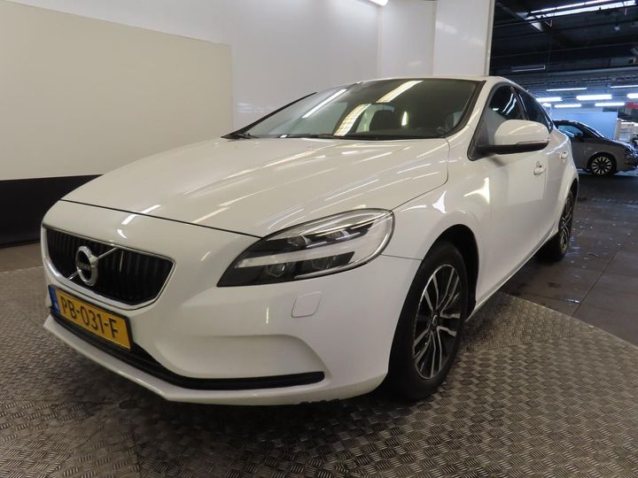 2017 volvo v40