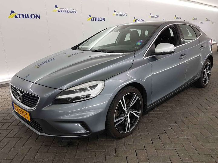 2017 volvo v40