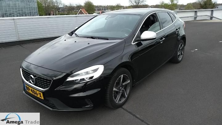 2017 volvo v40