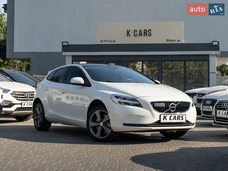 2017 volvo v40