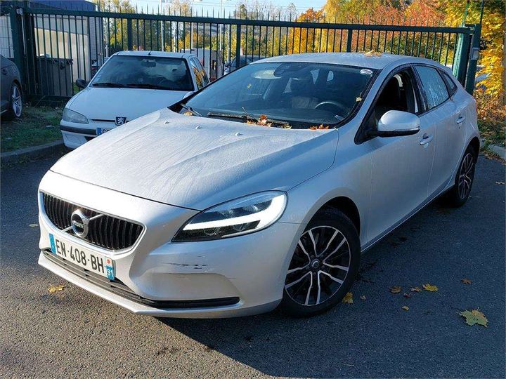 2017 volvo v40