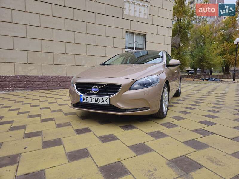 2012 volvo v40