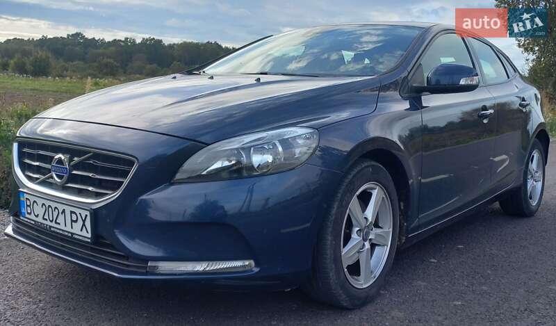 2013 volvo v40