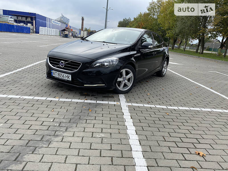 2013 volvo v40