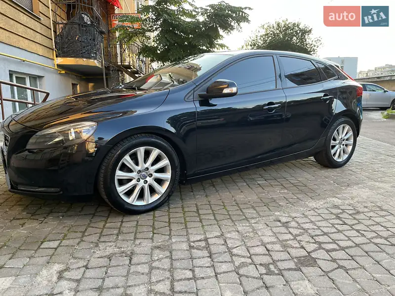 2013 volvo v40