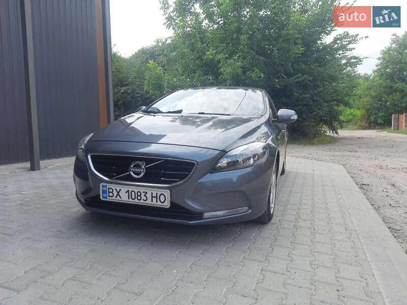 2013 volvo v40