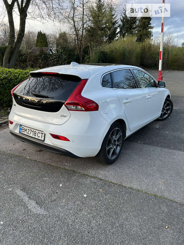 2013 volvo v40