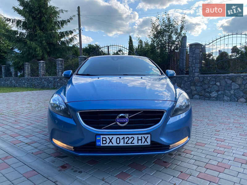 2014 volvo v40
