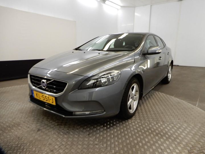 2015 volvo v40