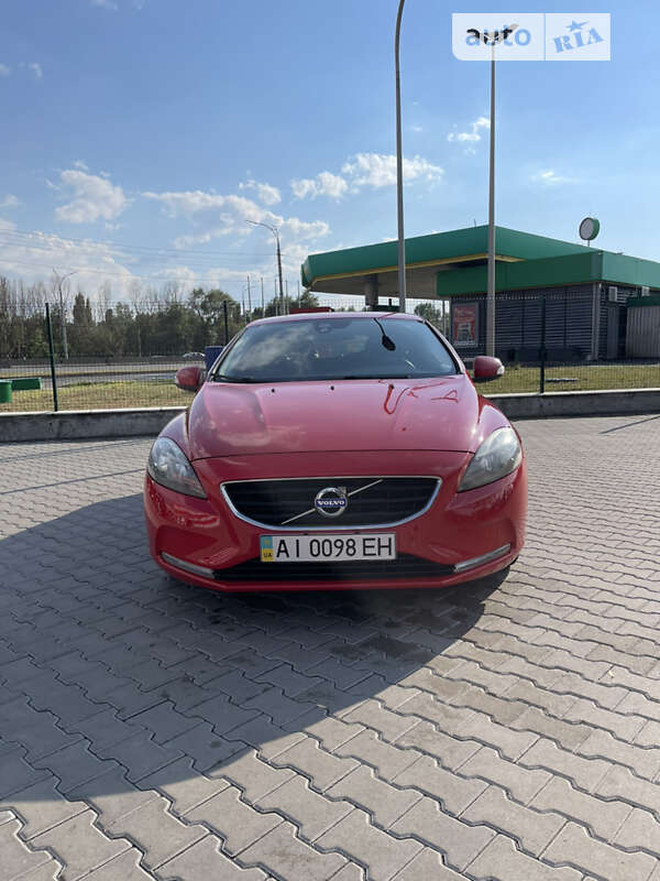 2013 volvo v40