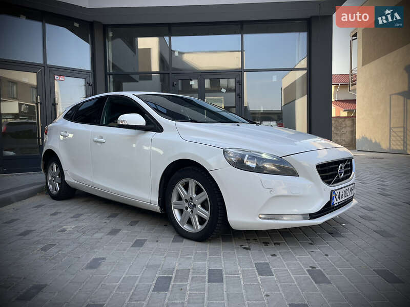 2013 volvo v40