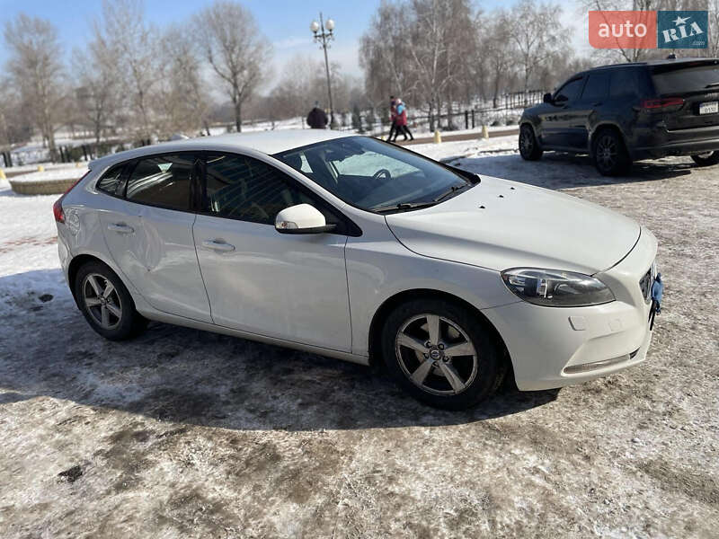 2013 volvo v40