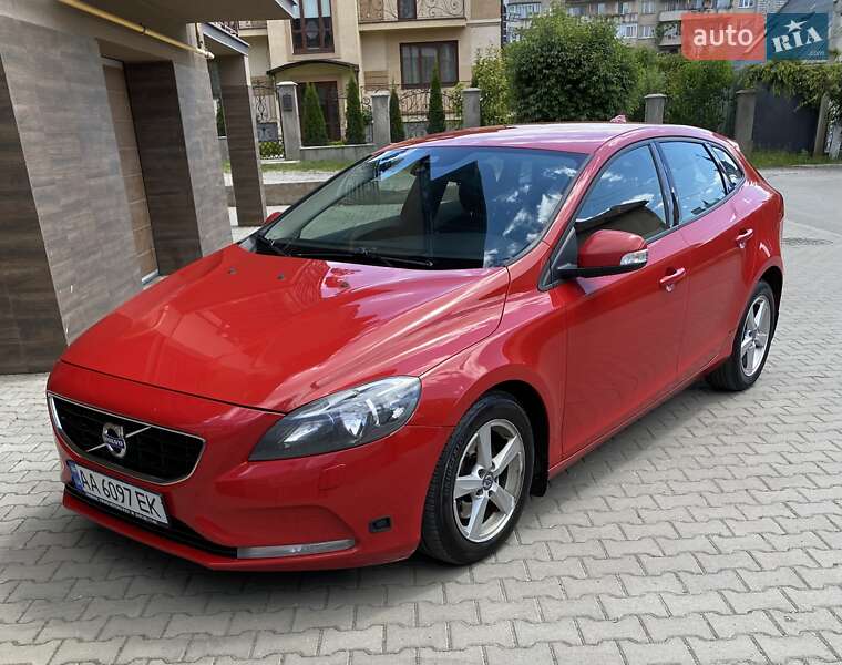 2013 volvo v40