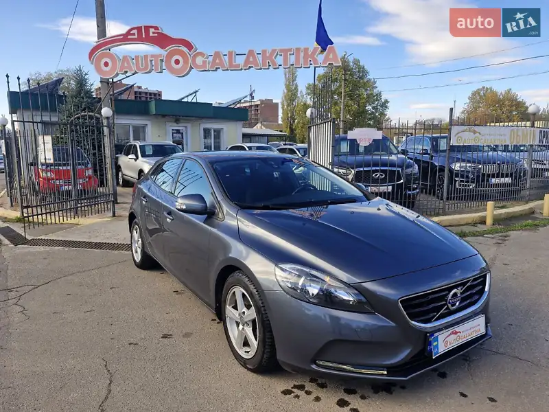 2014 volvo v40