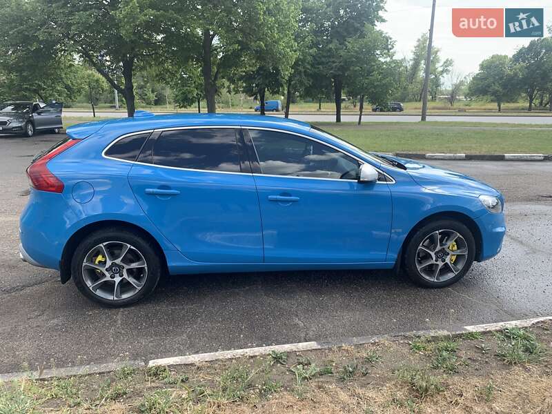 2014 volvo v40