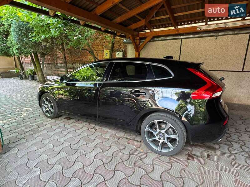 2015 volvo v40